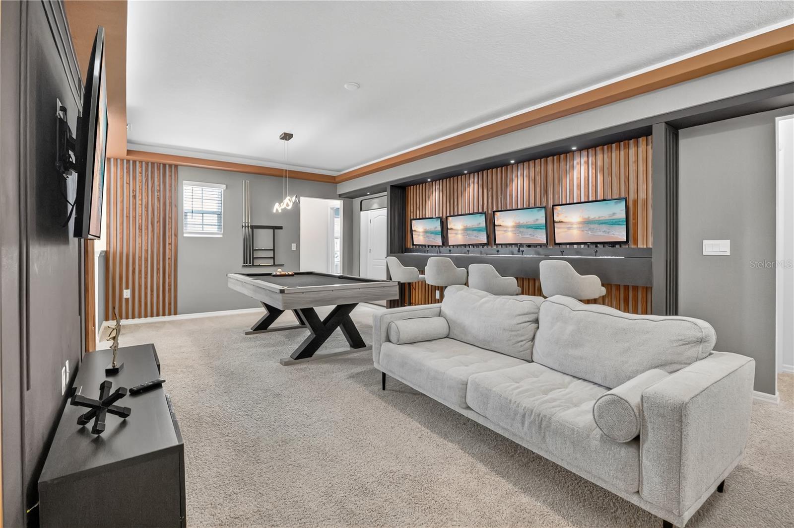 Image 14 of 54 For 7699 Oakmoss Loop