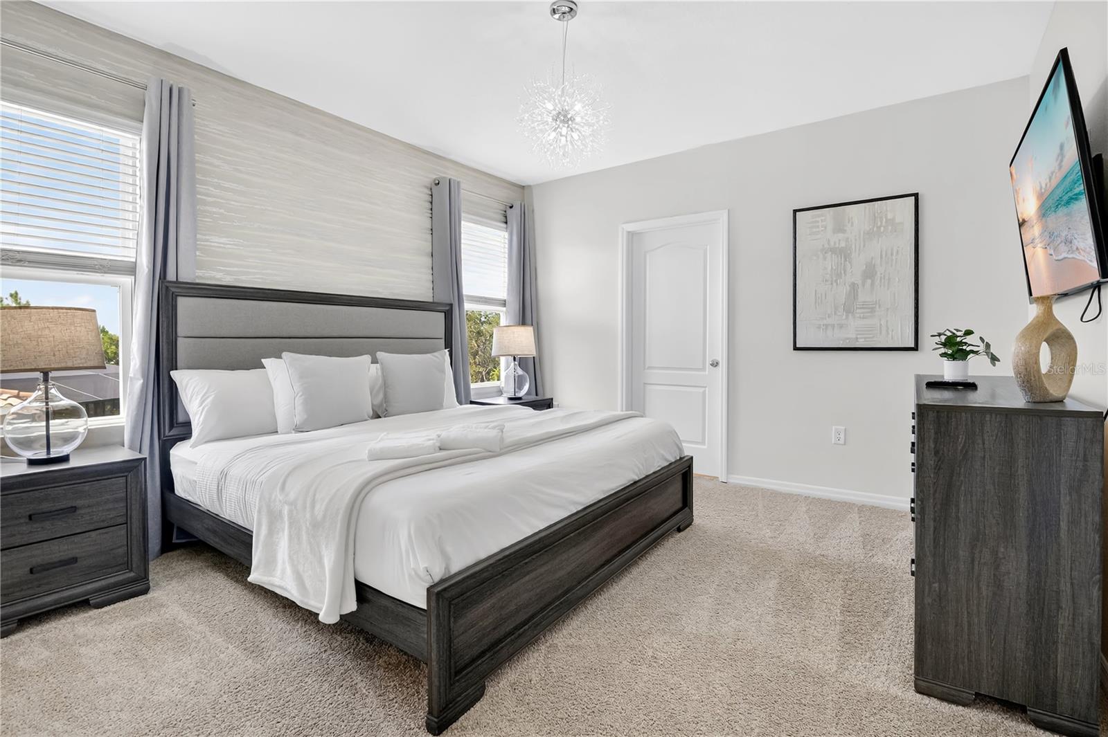 Image 19 of 54 For 7699 Oakmoss Loop