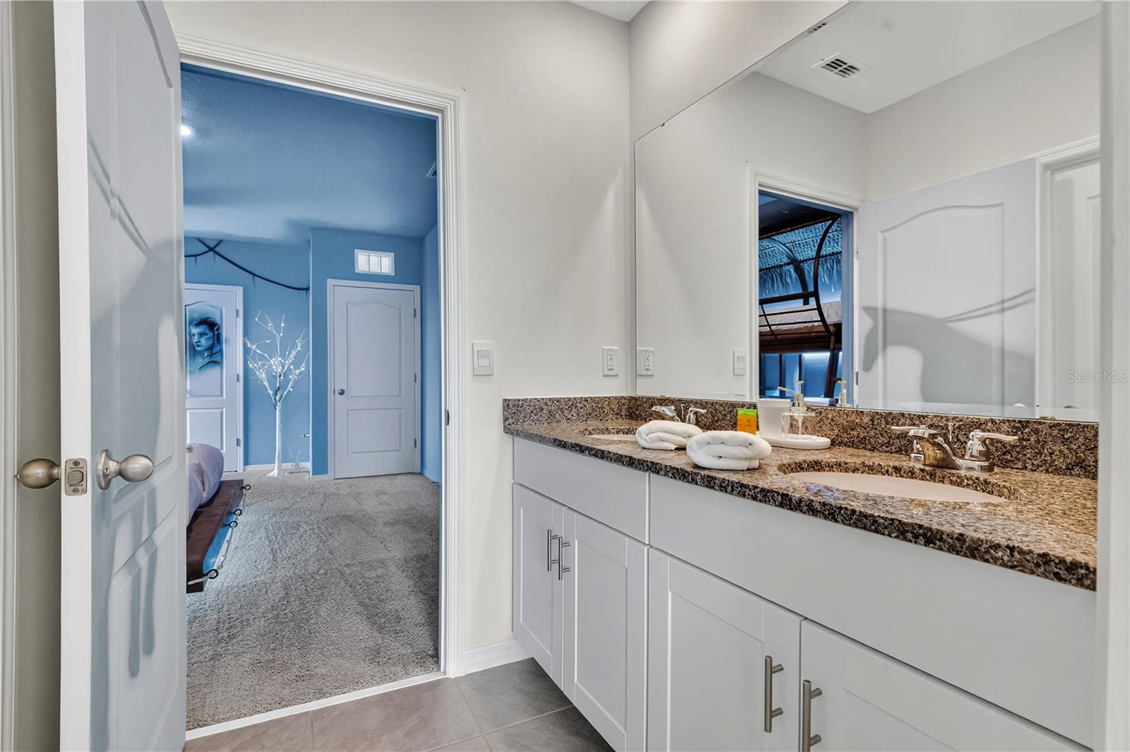 Image 30 of 54 For 7699 Oakmoss Loop