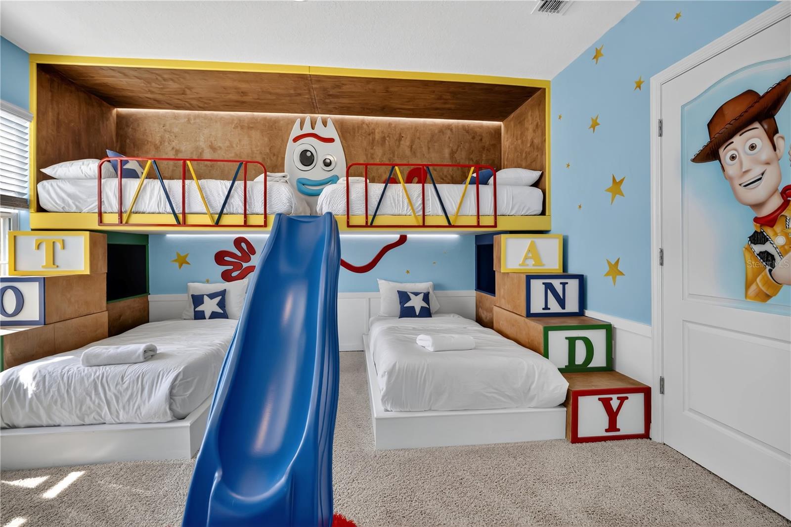 Image 32 of 54 For 7699 Oakmoss Loop