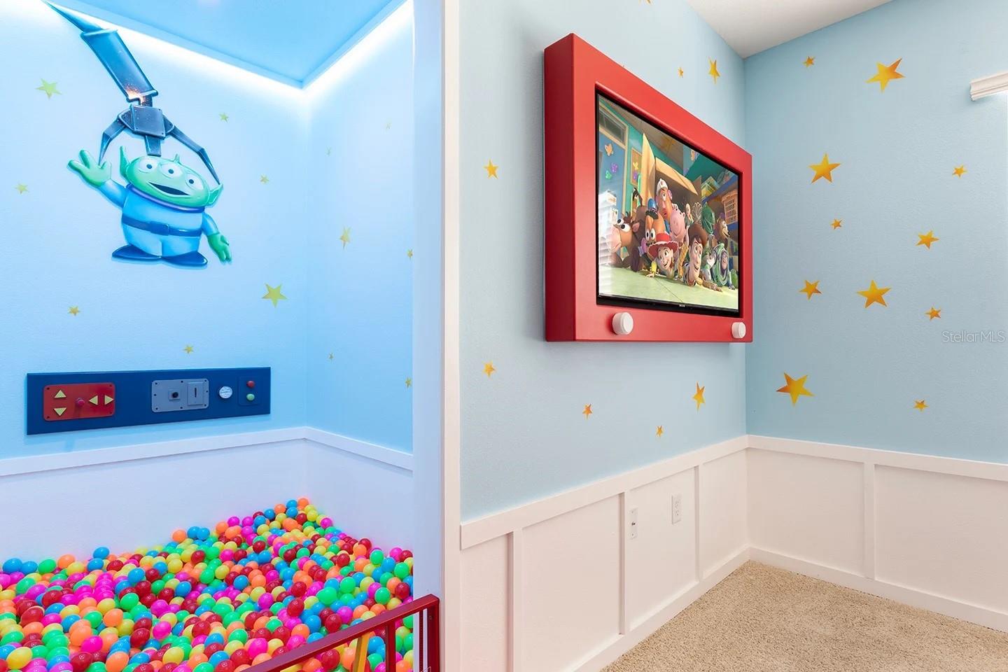 Image 35 of 54 For 7699 Oakmoss Loop