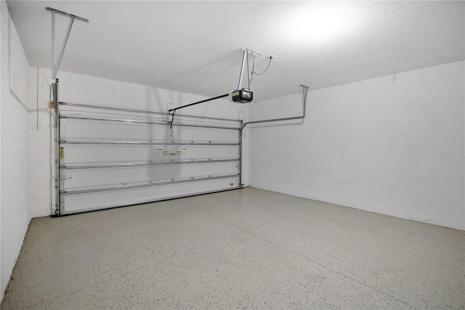 Image 37 of 54 For 7699 Oakmoss Loop