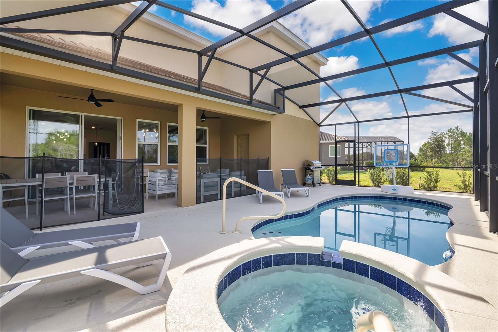 Image 43 of 54 For 7699 Oakmoss Loop