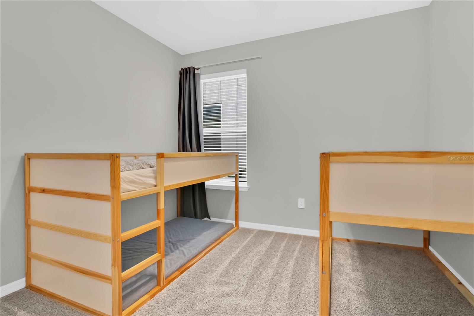 Image 22 of 37 For 2915 Crest Wave Drive