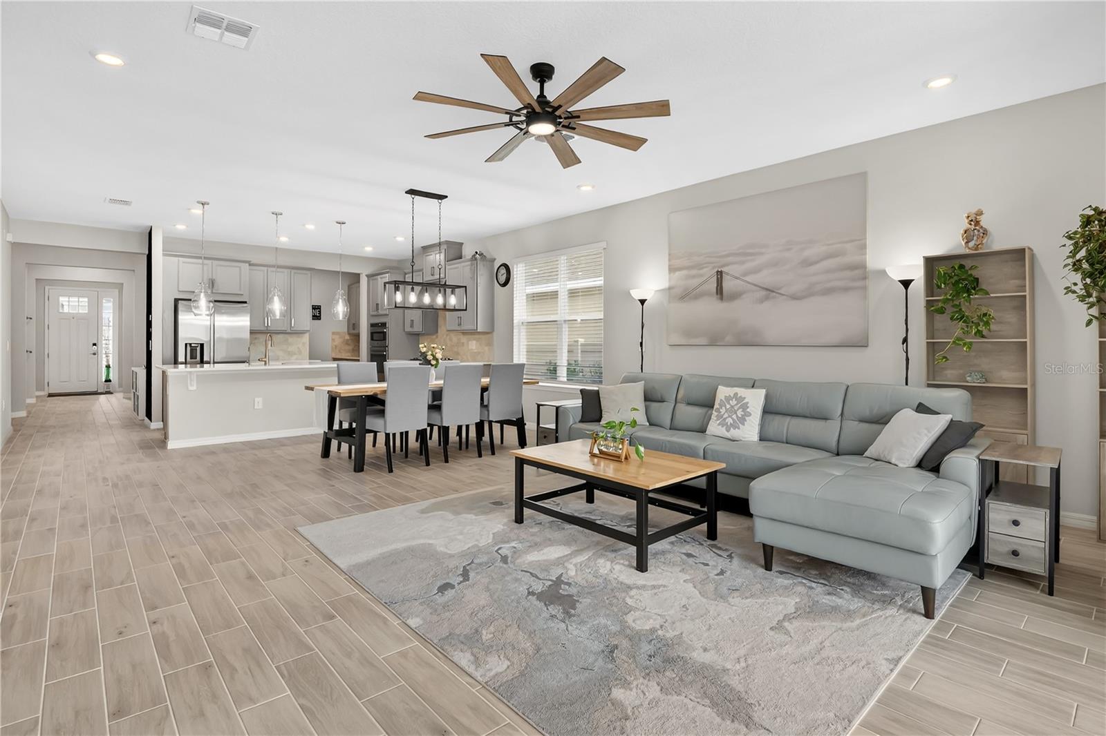 Image 4 of 37 For 2915 Crest Wave Drive