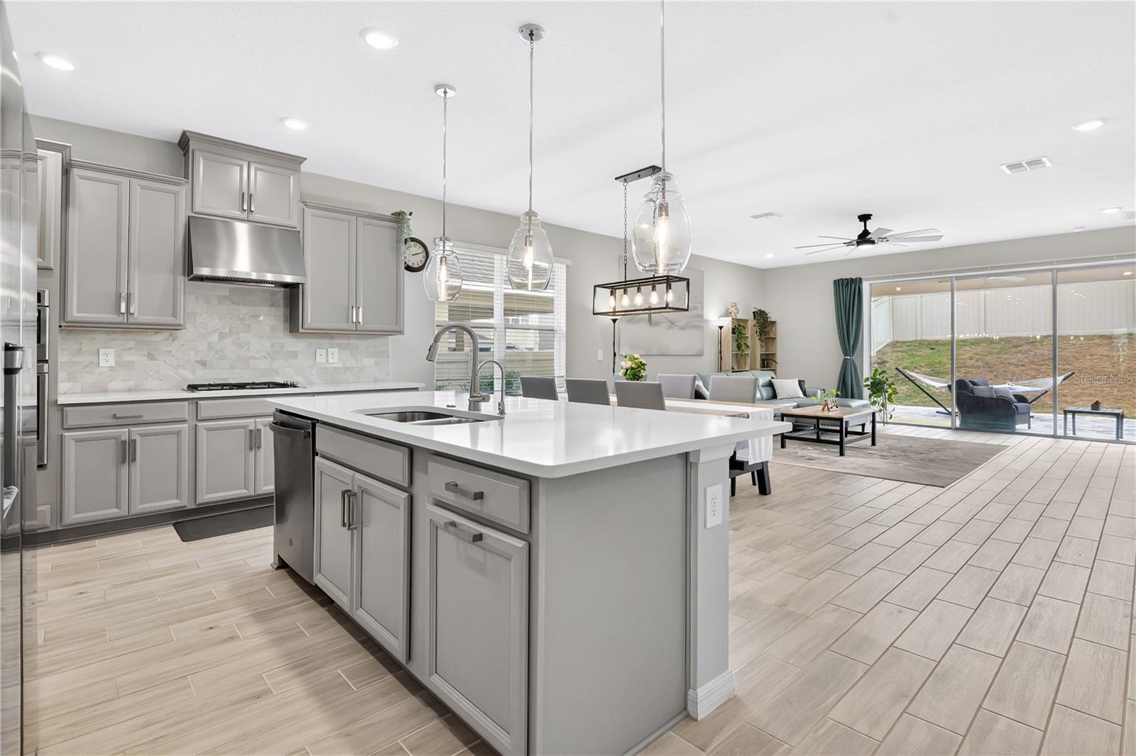 Image 8 of 37 For 2915 Crest Wave Drive