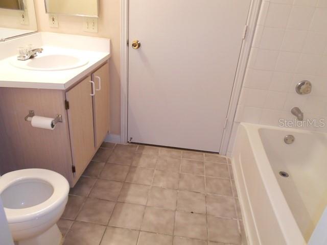 Image 8 of 11 For 2533 Grassy Point Drive 103