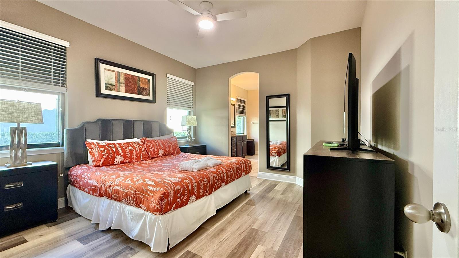 Image 13 of 50 For 8209 Roseville Road