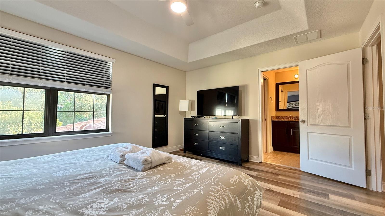 Image 26 of 50 For 8209 Roseville Road