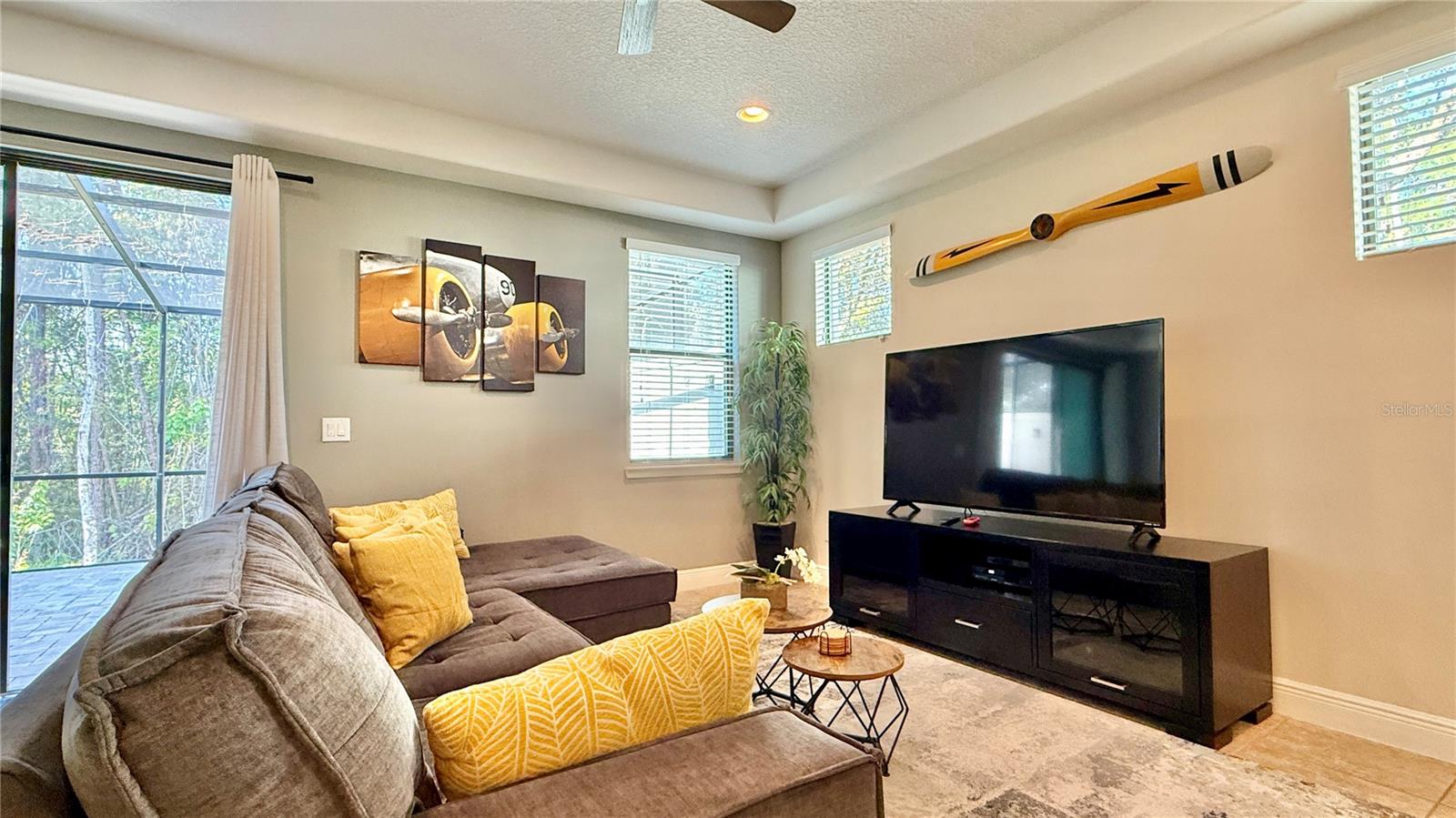 Image 4 of 50 For 8209 Roseville Road