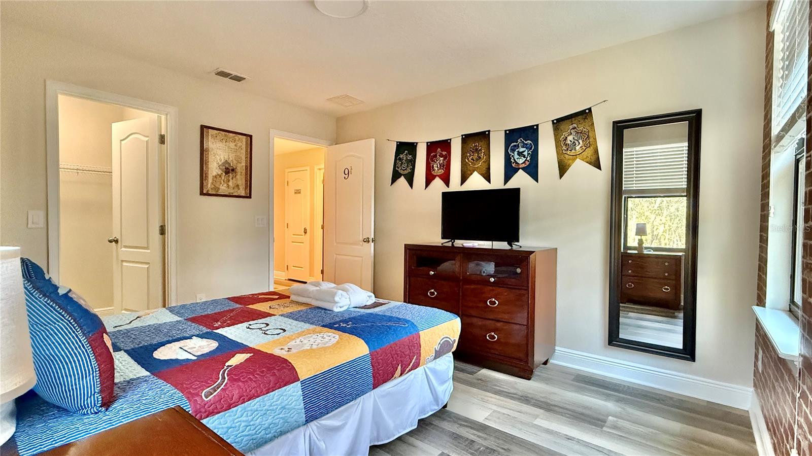 Image 40 of 50 For 8209 Roseville Road