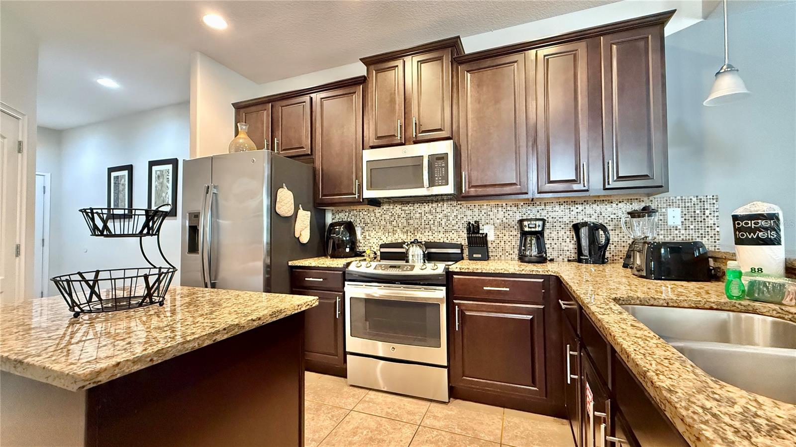 Image 5 of 50 For 8209 Roseville Road