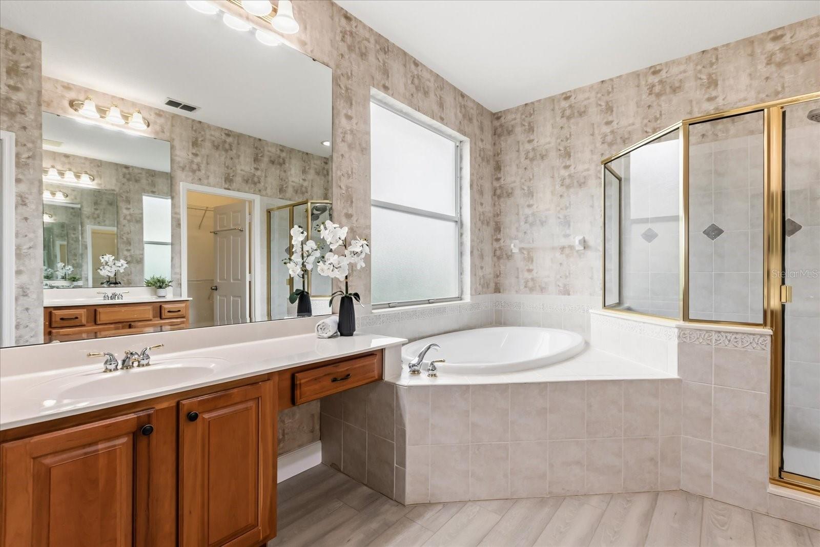 Image 12 of 28 For 106 Winghurst Boulevard