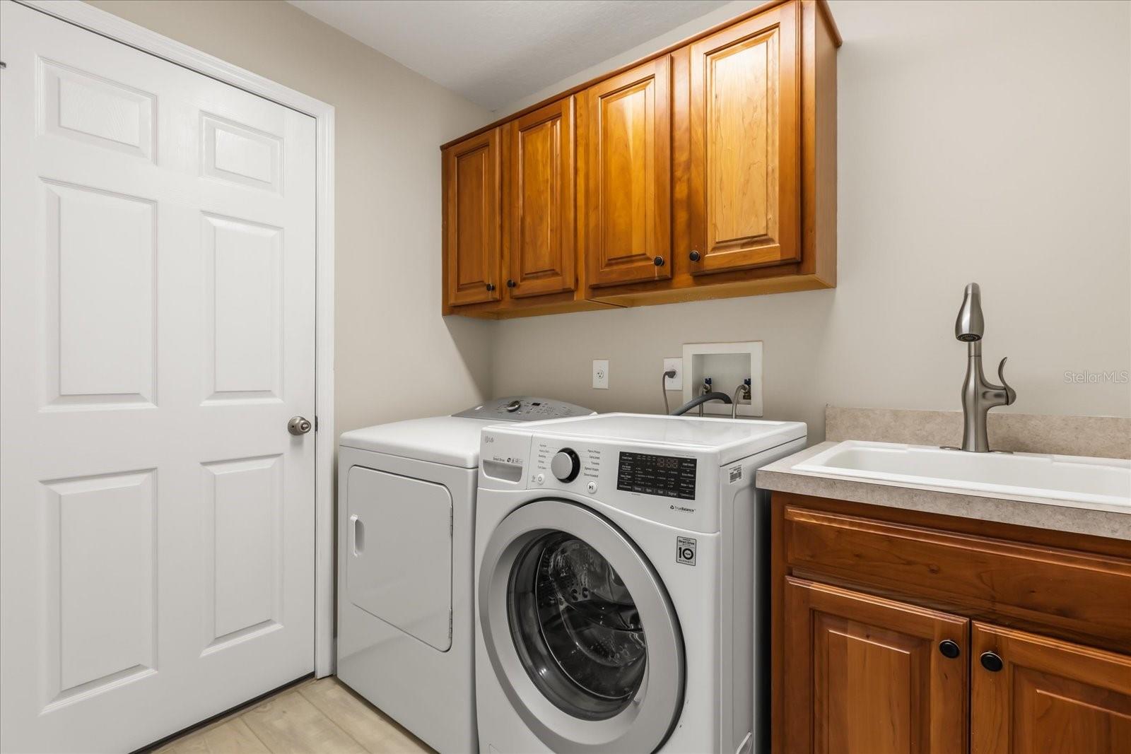 Image 21 of 28 For 106 Winghurst Boulevard