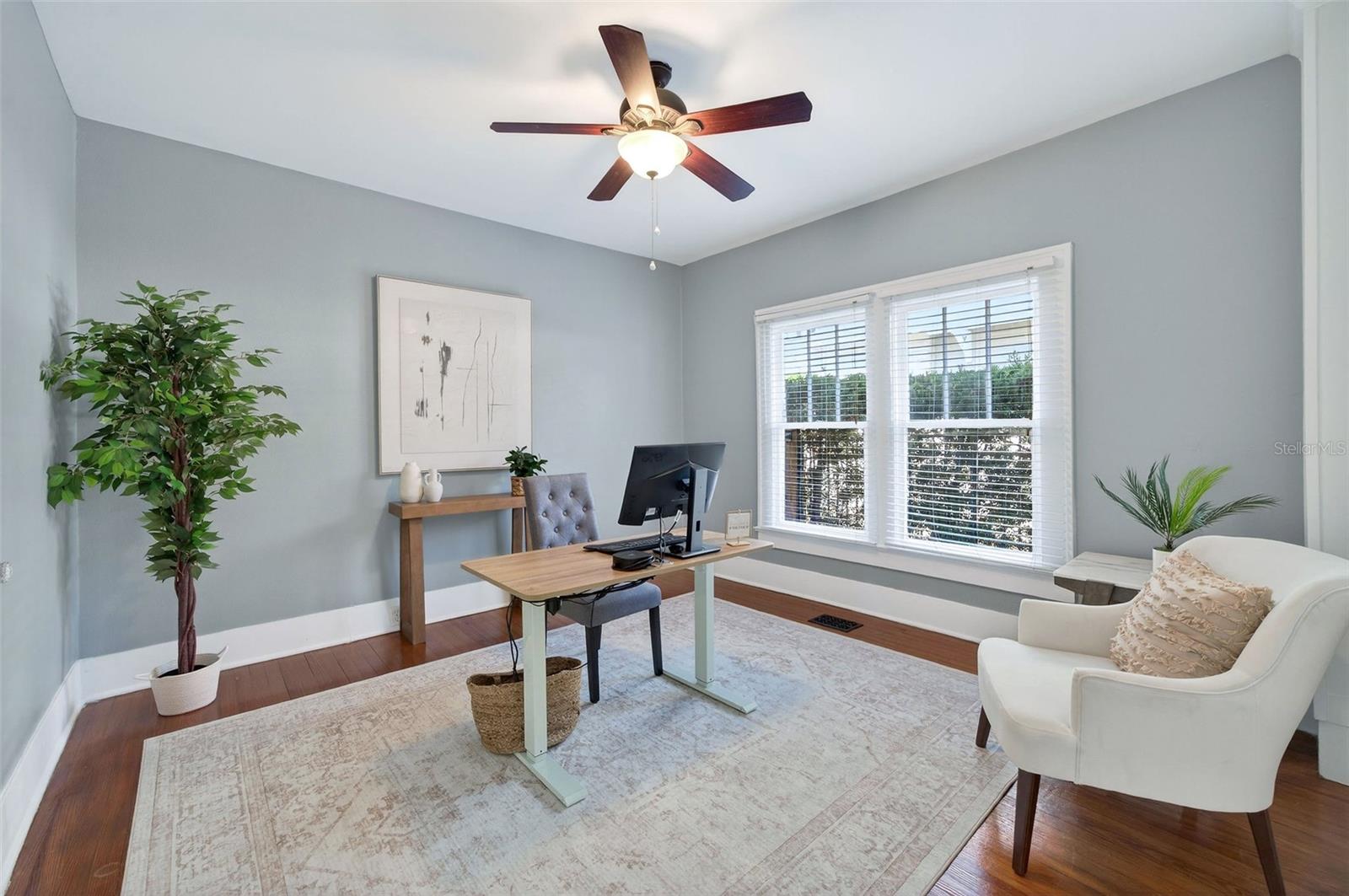 Image 29 of 52 For 120 Shine Avenue