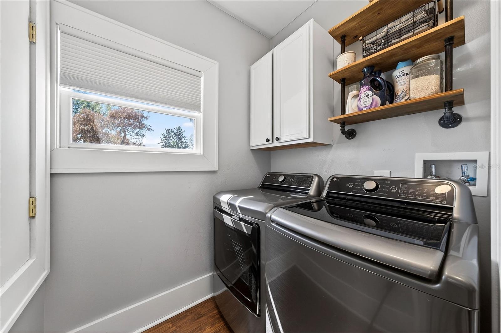 Image 34 of 52 For 120 Shine Avenue