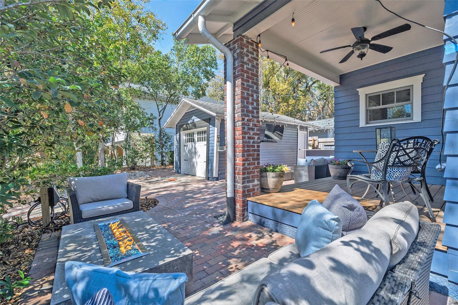 Image 38 of 52 For 120 Shine Avenue