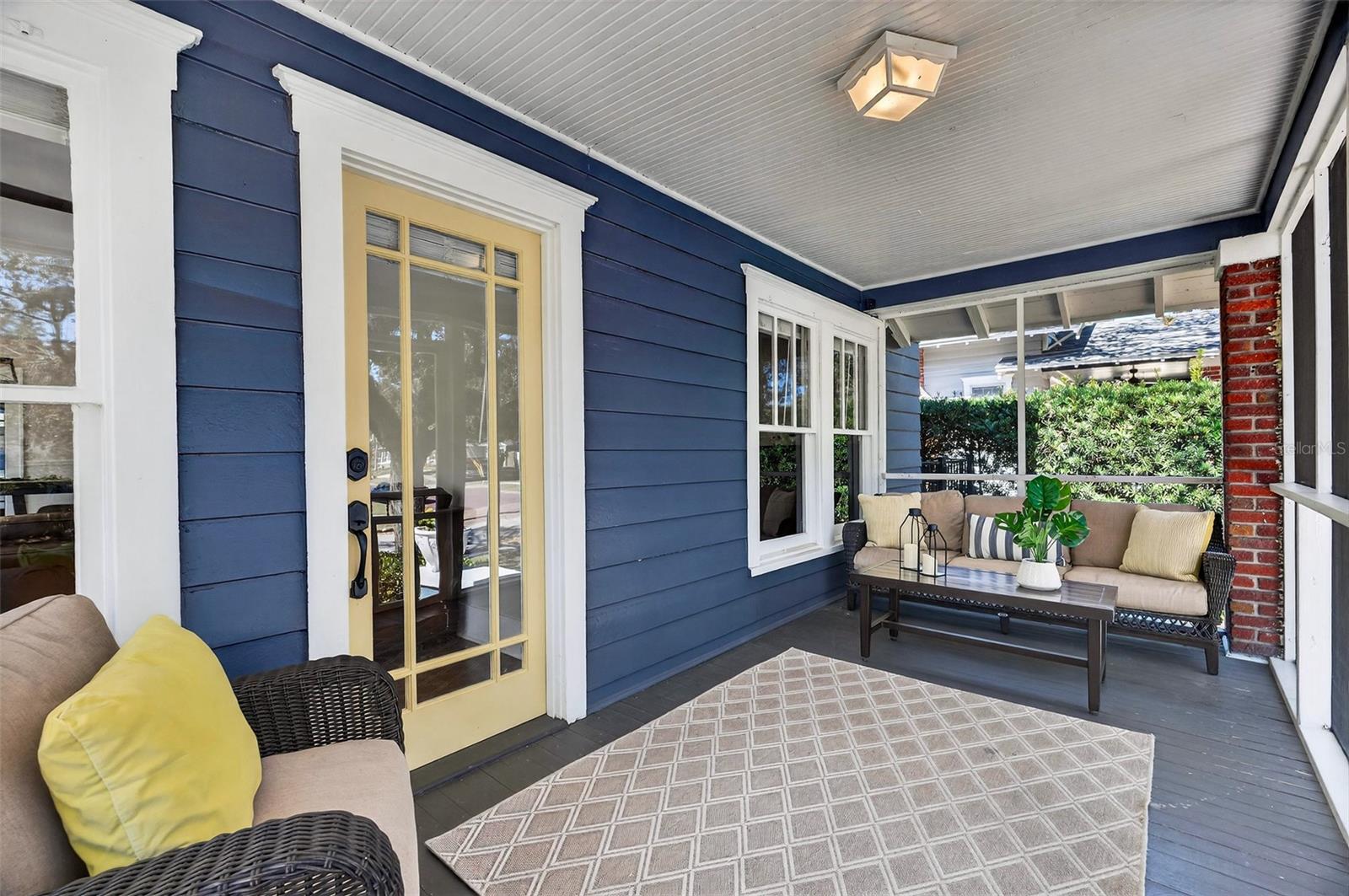 Image 4 of 52 For 120 Shine Avenue