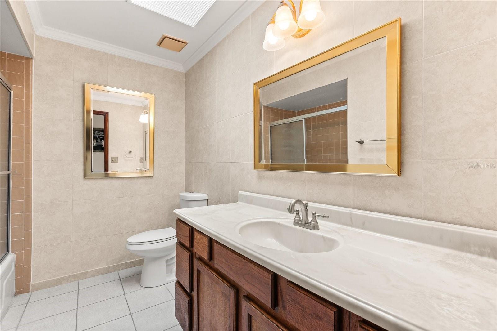 Image 17 of 26 For 1534 Perez  