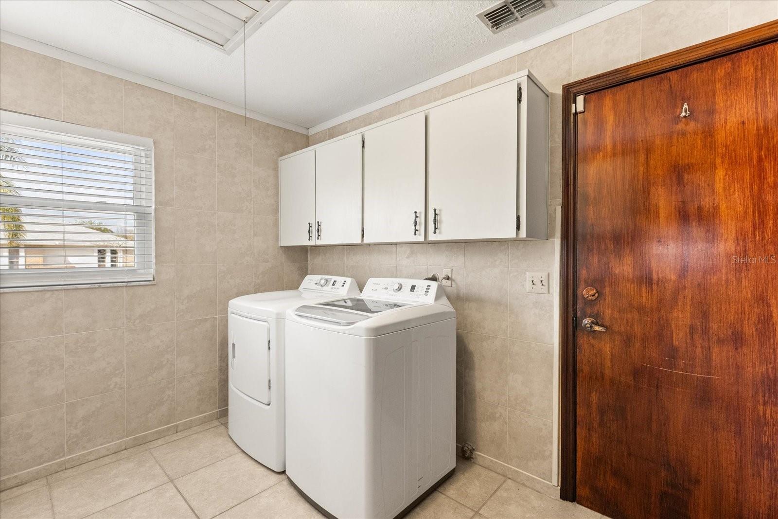 Image 24 of 26 For 1534 Perez  