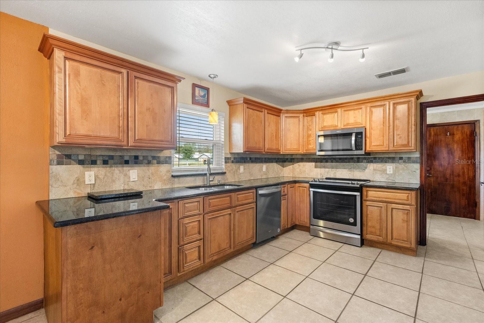 Image 6 of 26 For 1534 Perez  