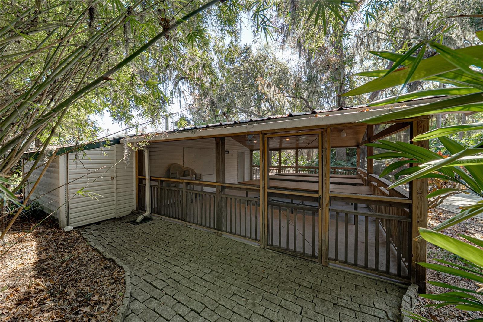 Listing photo id 16 for 3505 Gallagher Road