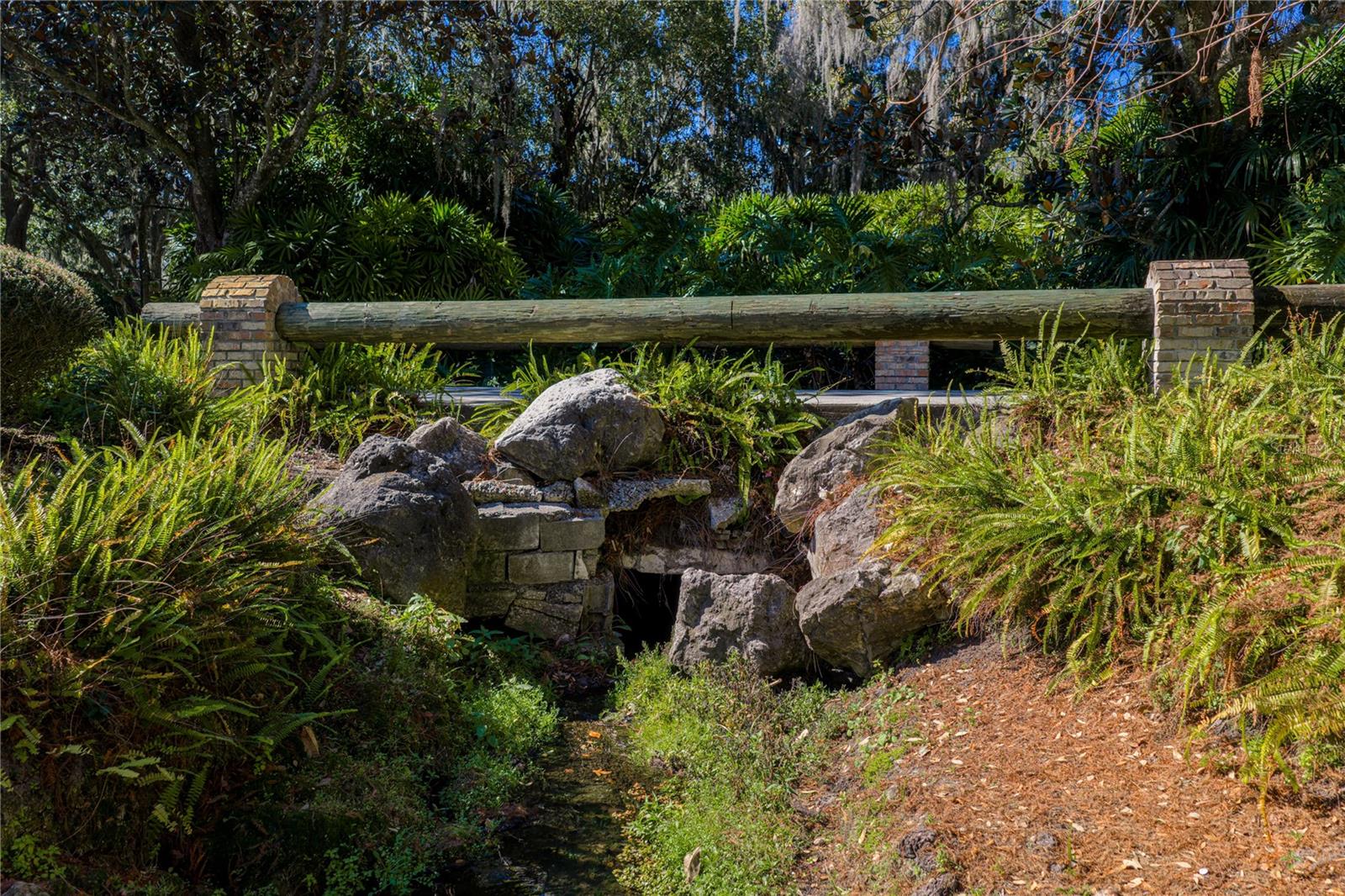 Listing photo id 26 for 3505 Gallagher Road