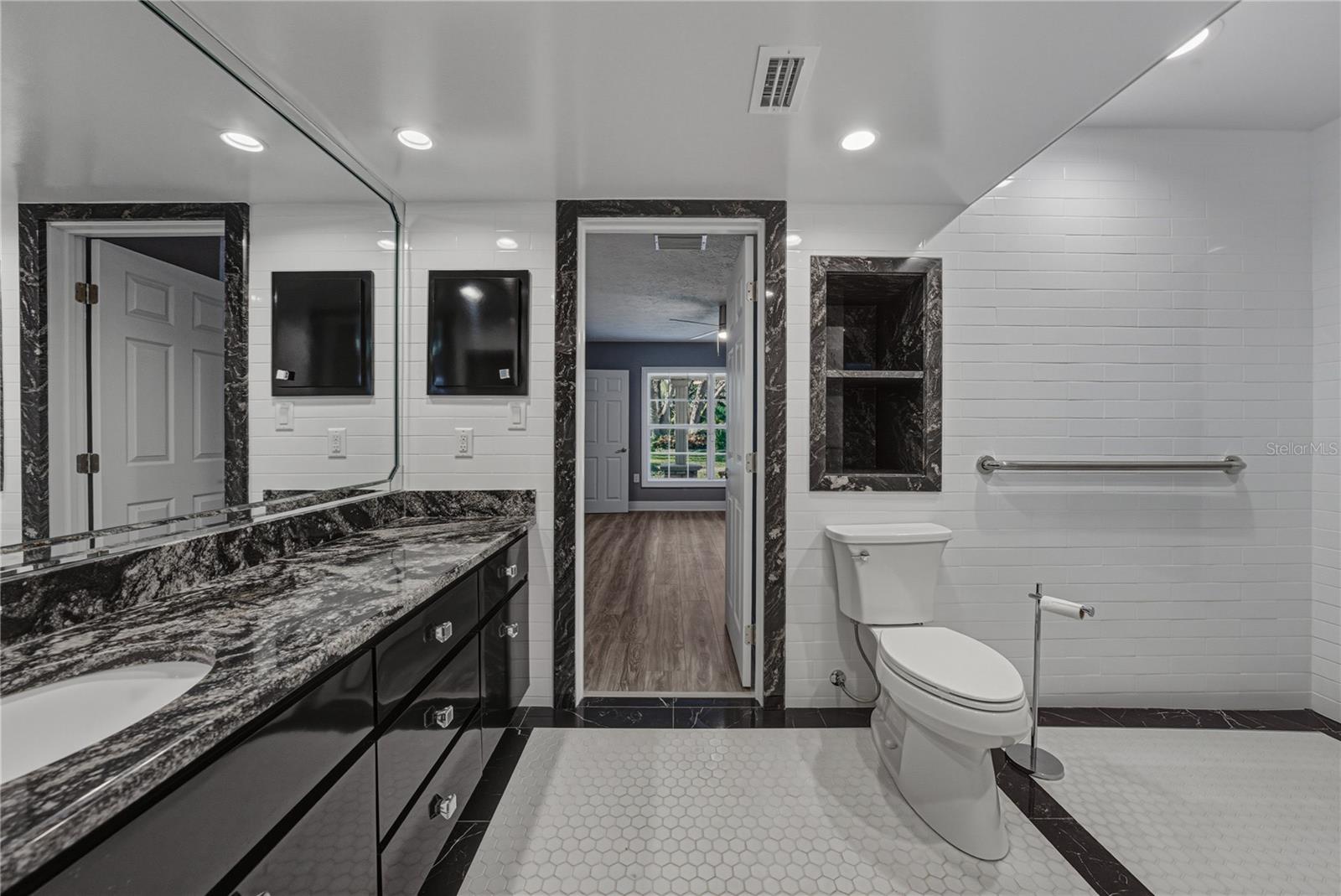 Listing photo id 66 for 3505 Gallagher Road