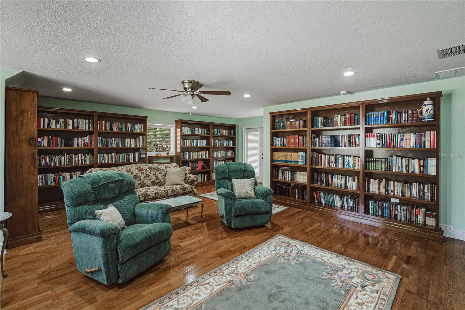 Listing photo id 73 for 3505 Gallagher Road