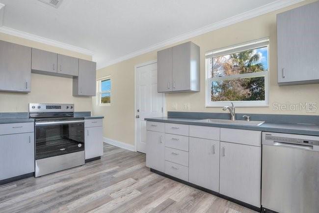 Image 13 of 32 For 1809 Pear Avenue