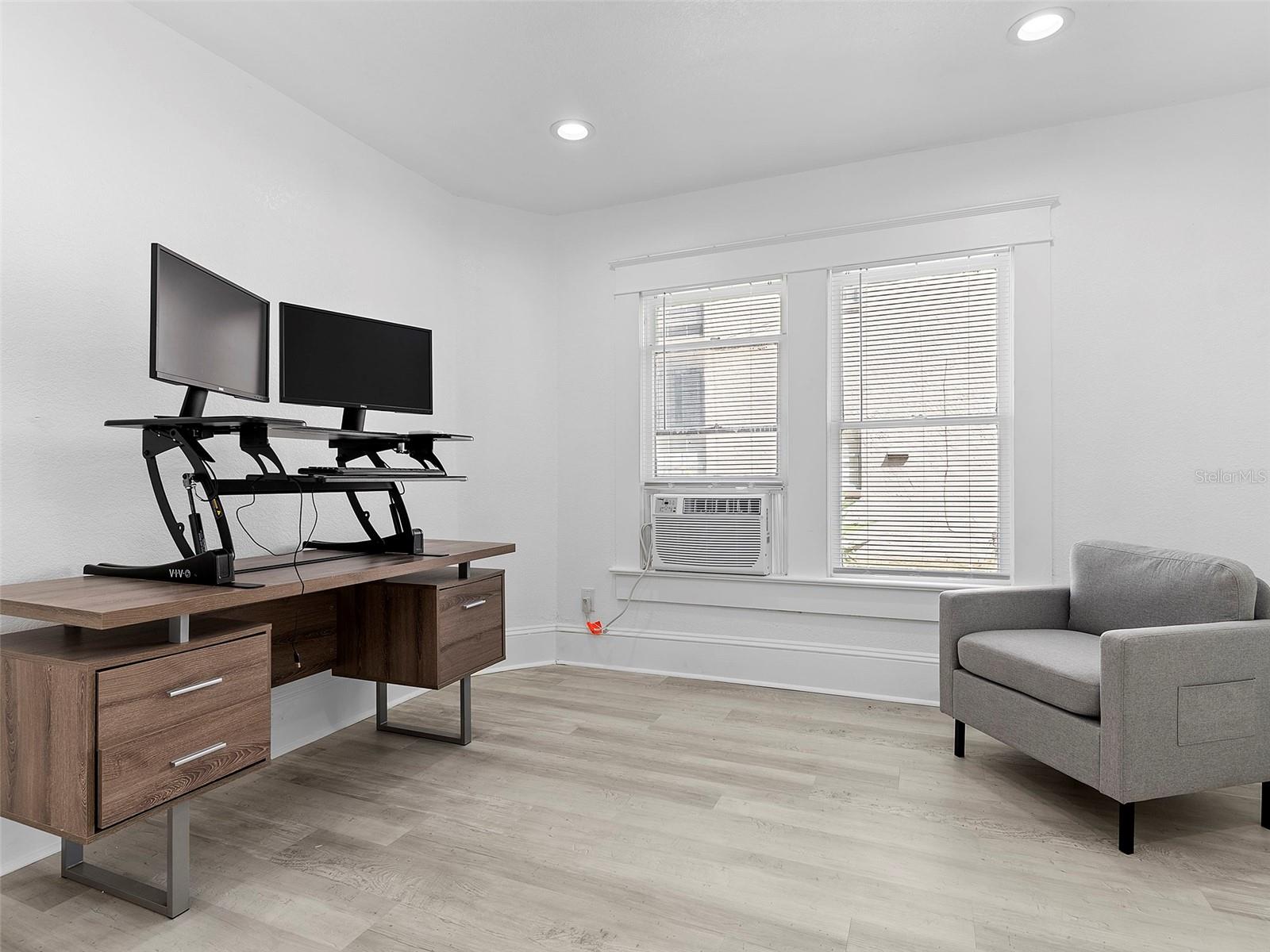 Image 15 of 54 For 412 Harwood Street