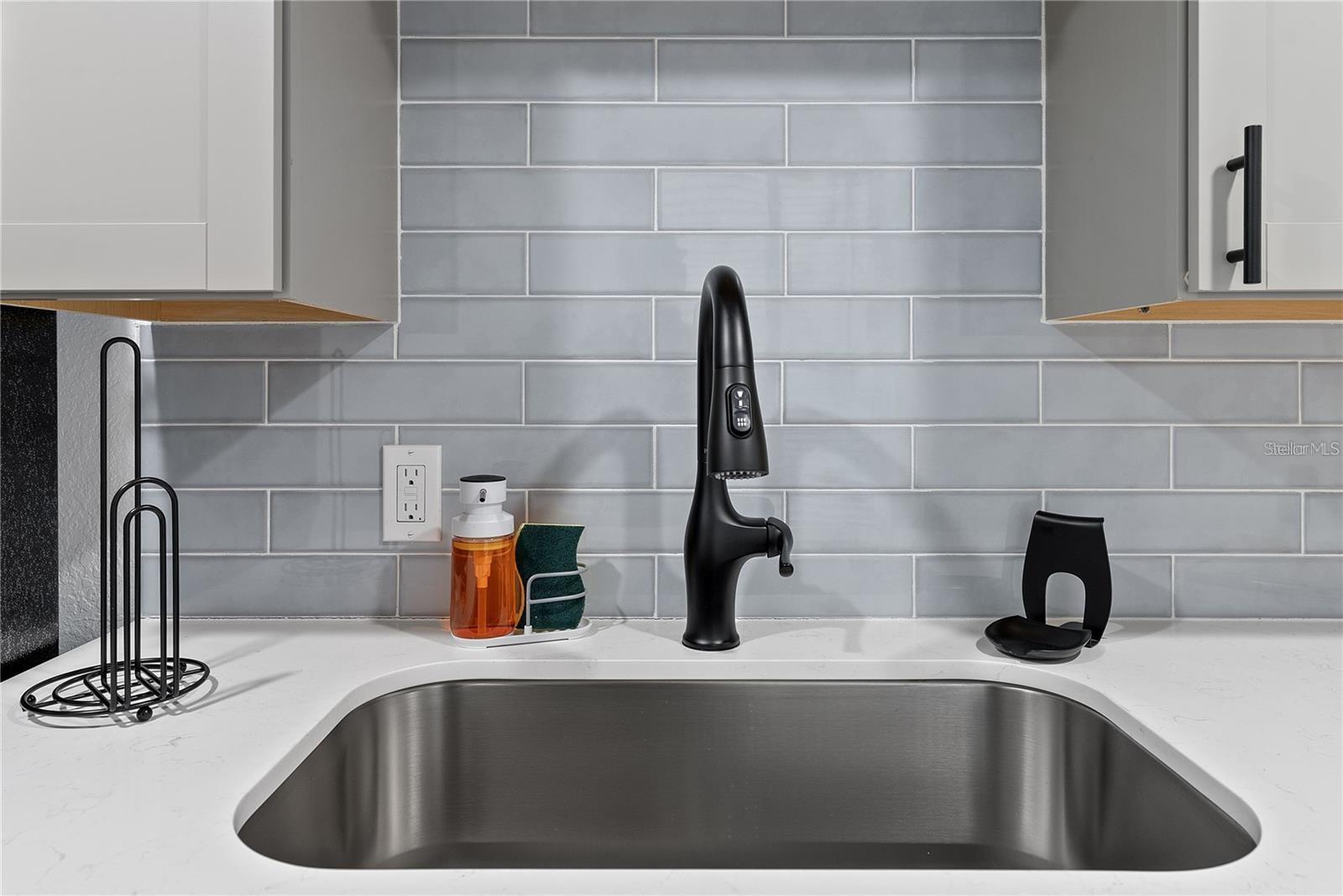 Image 20 of 54 For 412 Harwood Street