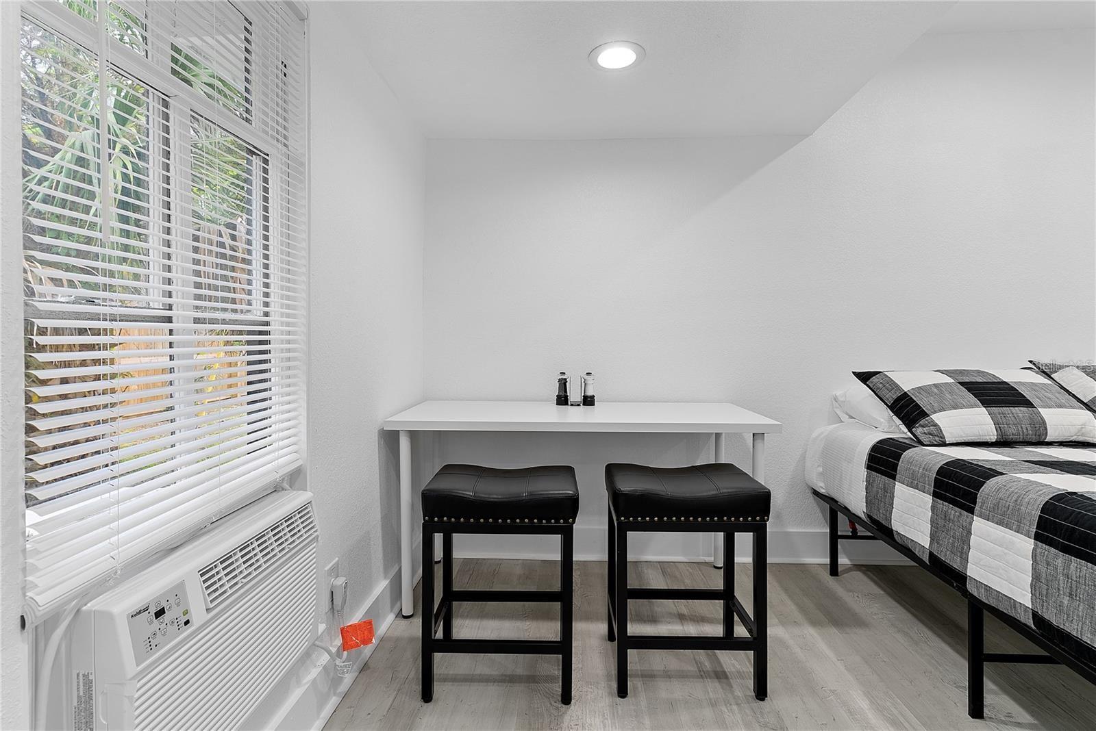 Image 21 of 54 For 412 Harwood Street