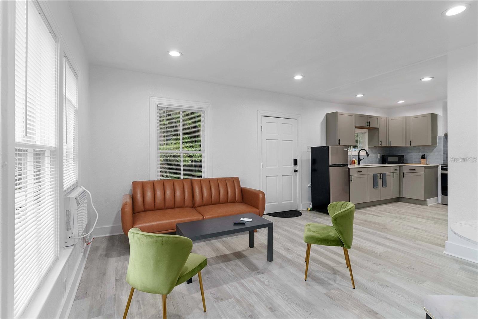 Image 31 of 54 For 412 Harwood Street