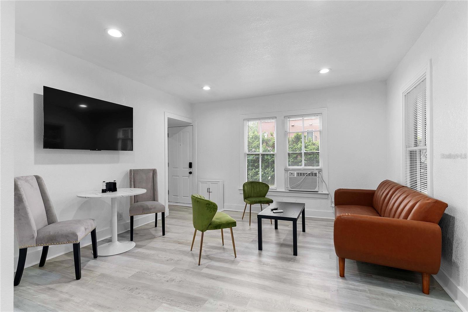 Image 32 of 54 For 412 Harwood Street