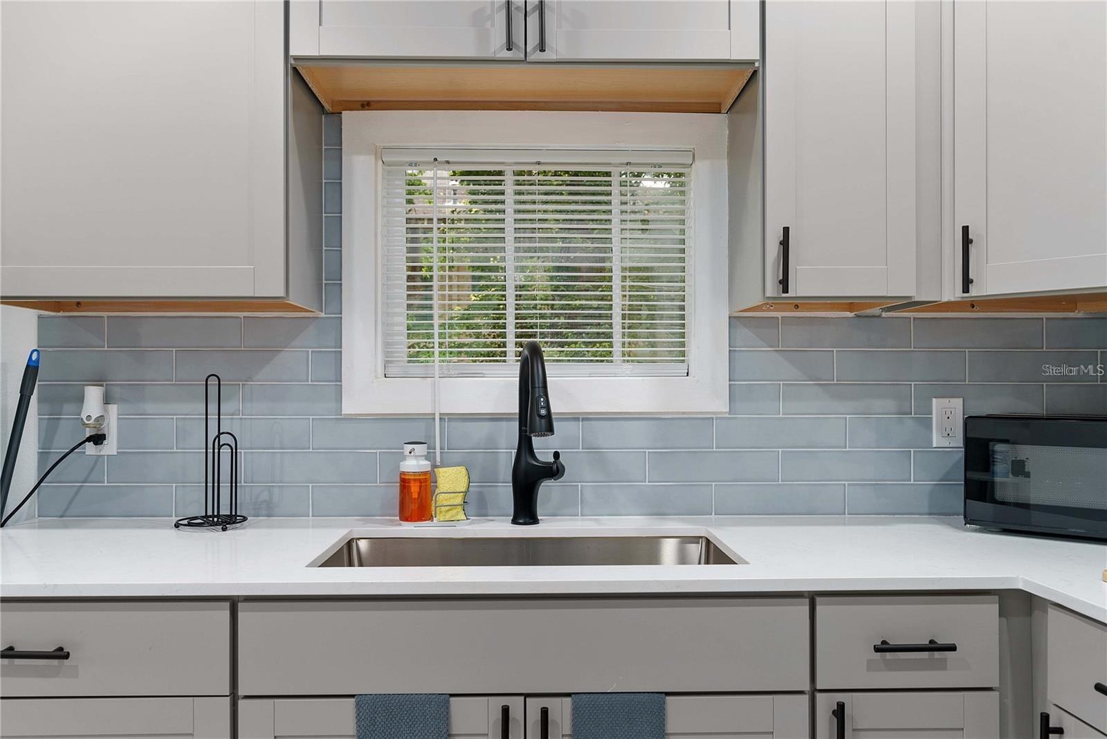 Image 37 of 54 For 412 Harwood Street