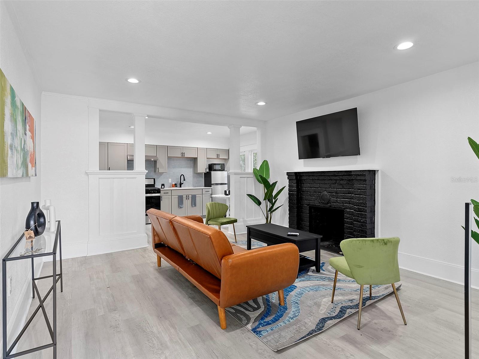 Image 5 of 54 For 412 Harwood Street