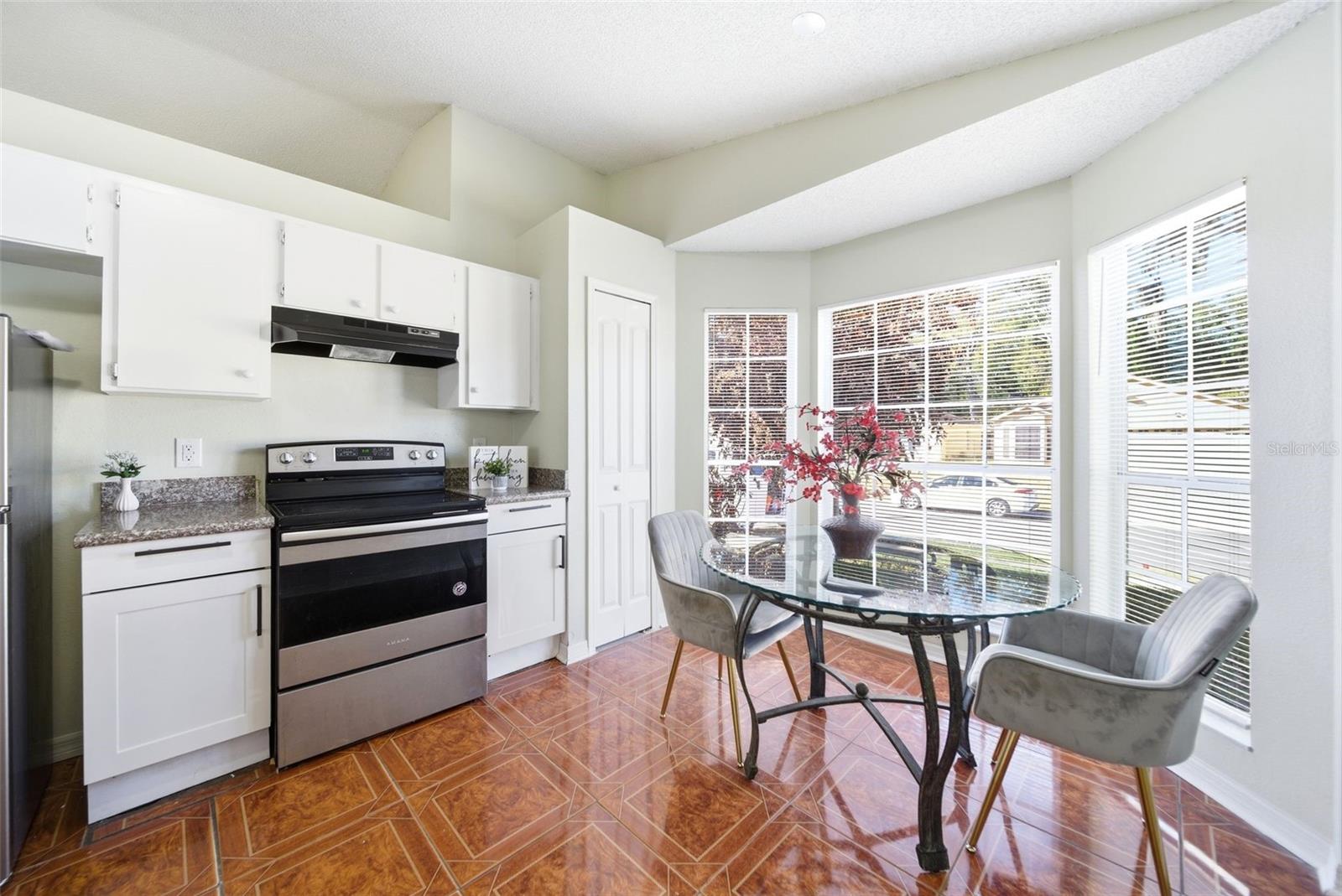 Image 4 of 14 For 6336 Ruthie Drive