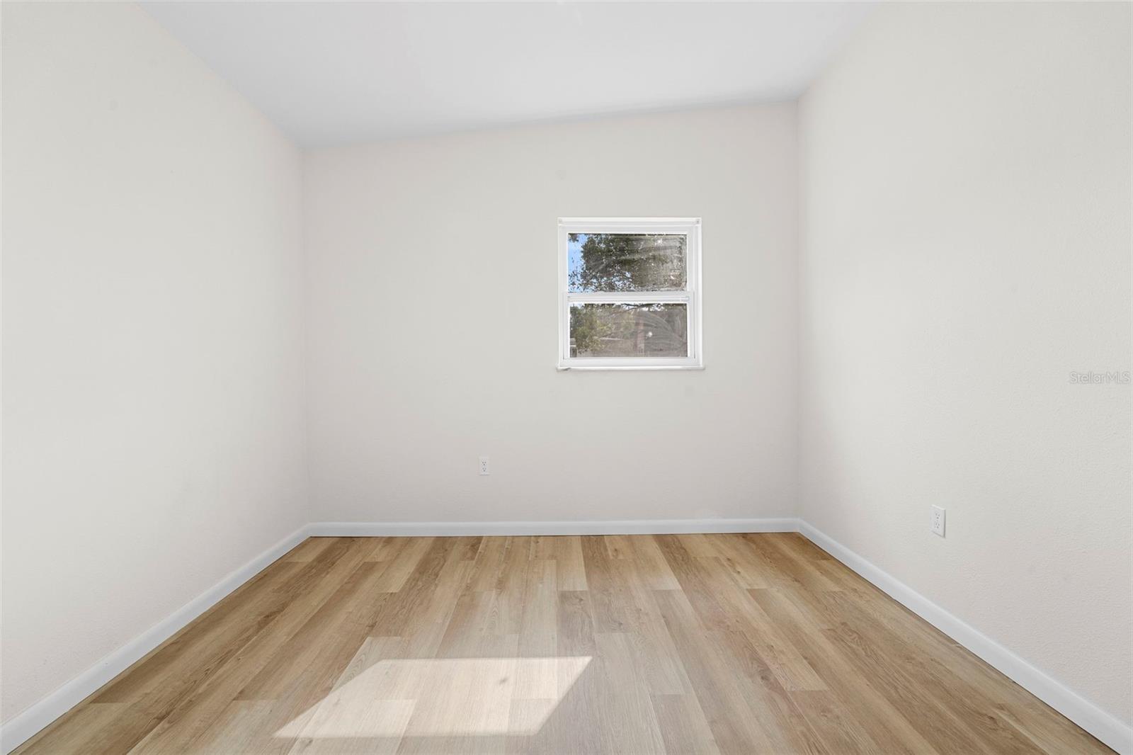 Image 11 of 47 For 3202 Kathleen Drive