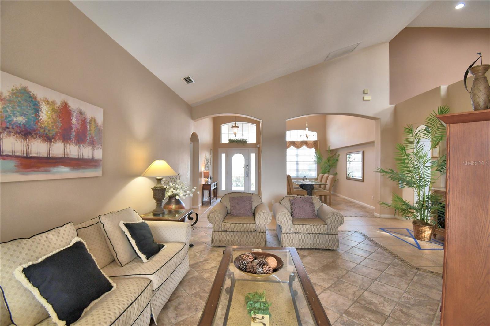 Listing photo id 12 for 609 Hampton Drive