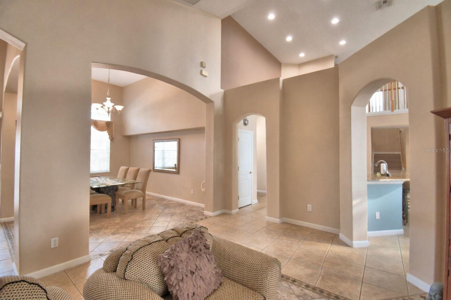 Listing photo id 13 for 609 Hampton Drive