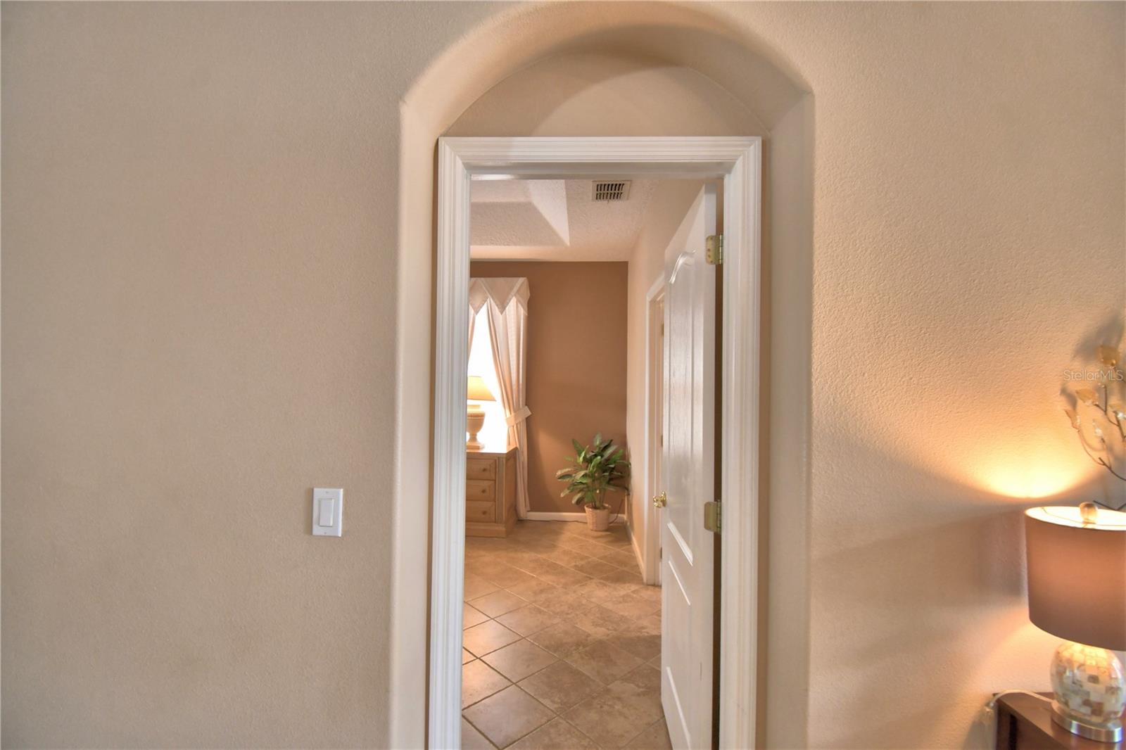 Listing photo id 14 for 609 Hampton Drive