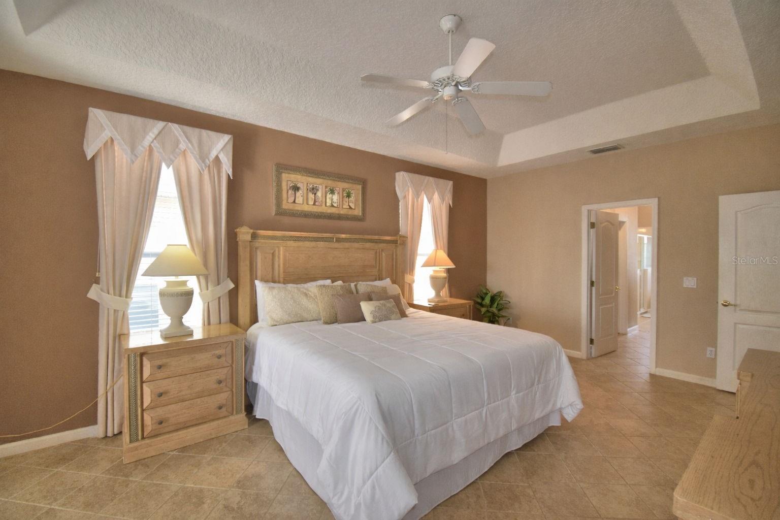 Listing photo id 17 for 609 Hampton Drive