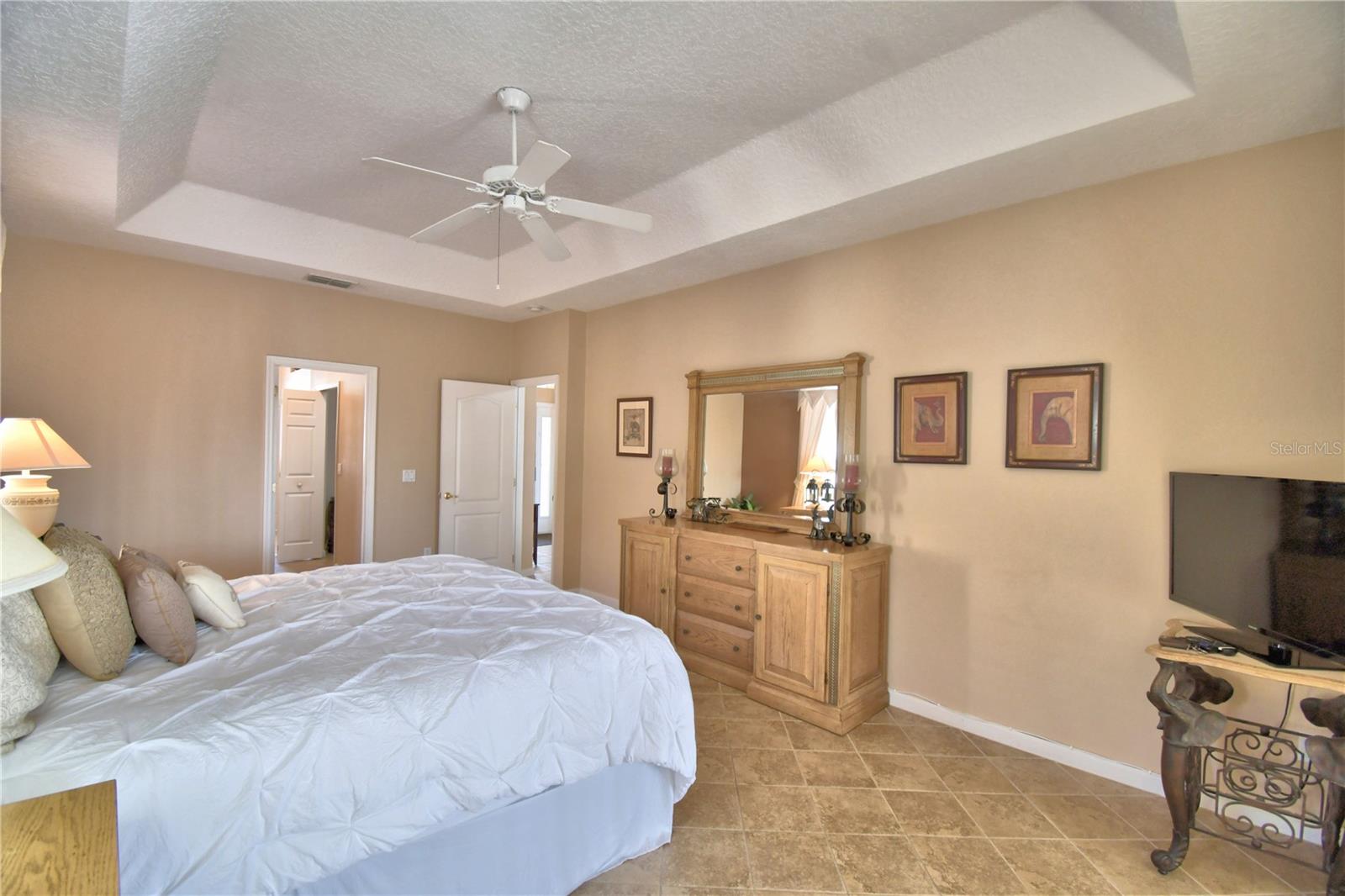 Listing photo id 18 for 609 Hampton Drive