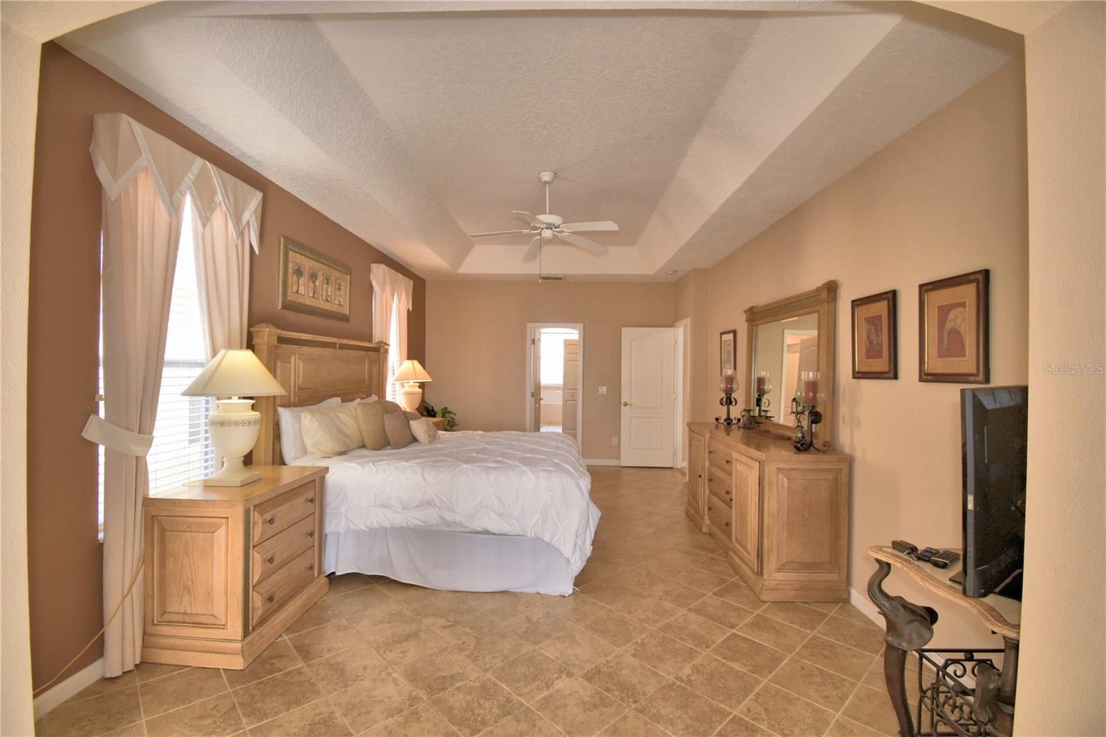 Listing photo id 22 for 609 Hampton Drive