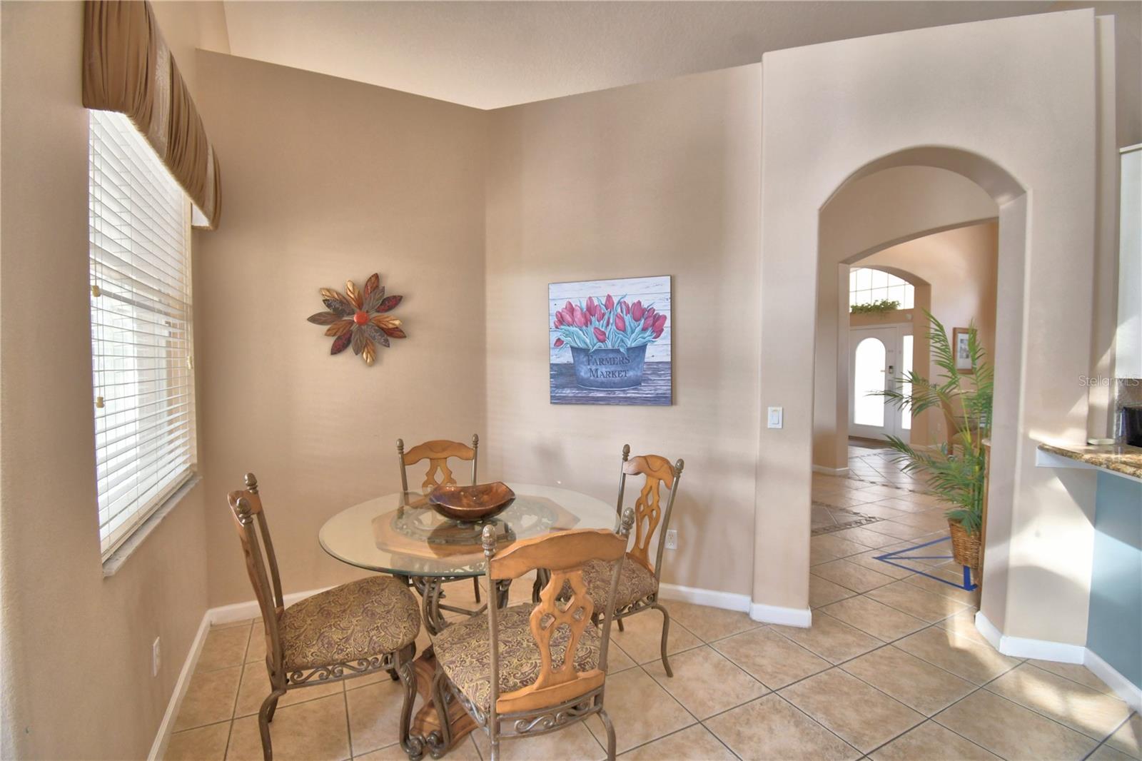 Listing photo id 32 for 609 Hampton Drive