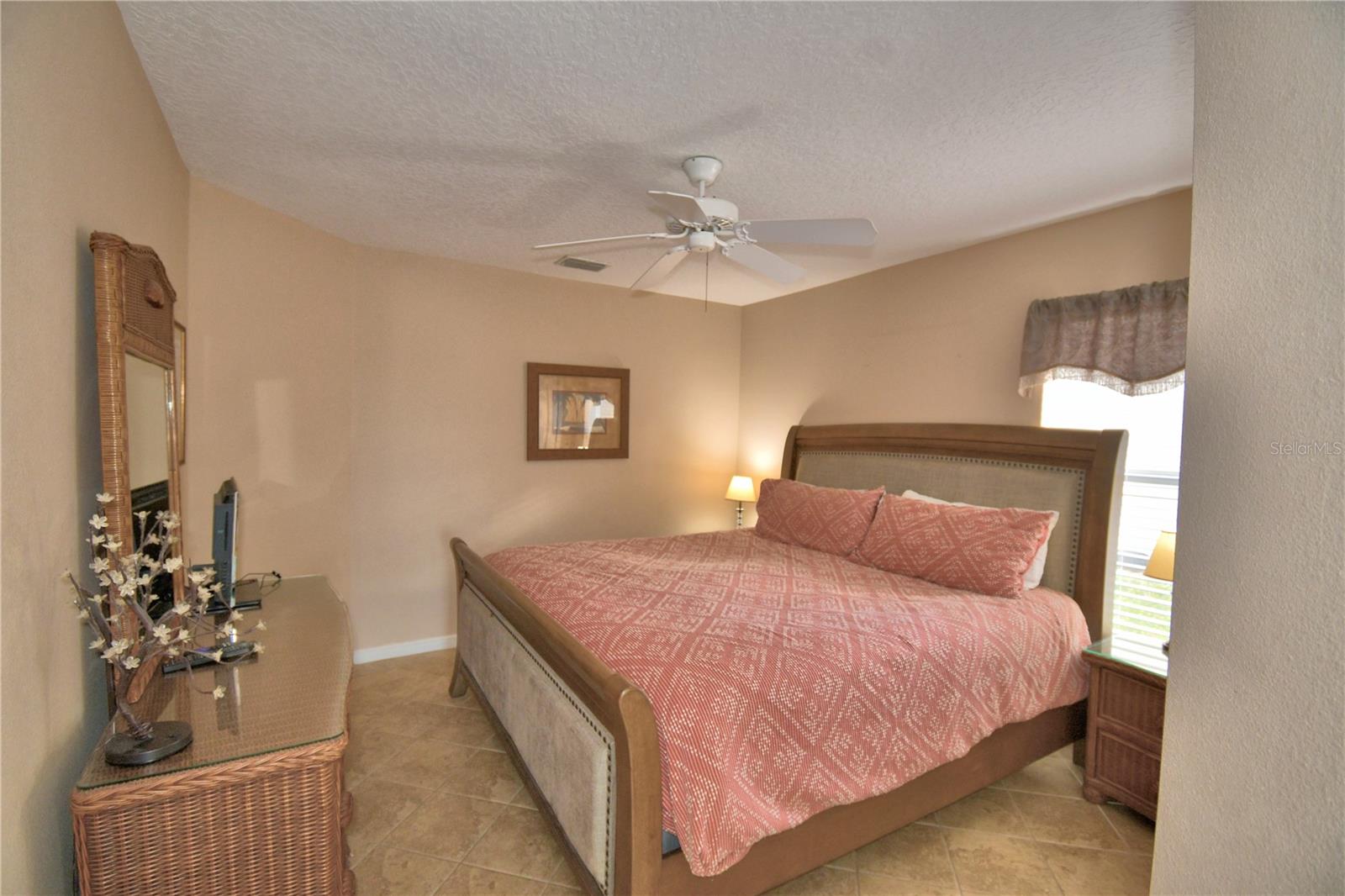 Listing photo id 49 for 609 Hampton Drive