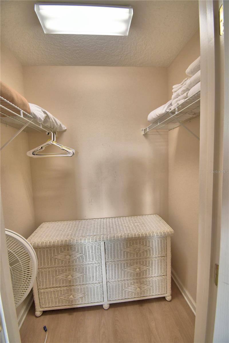 Listing photo id 67 for 609 Hampton Drive