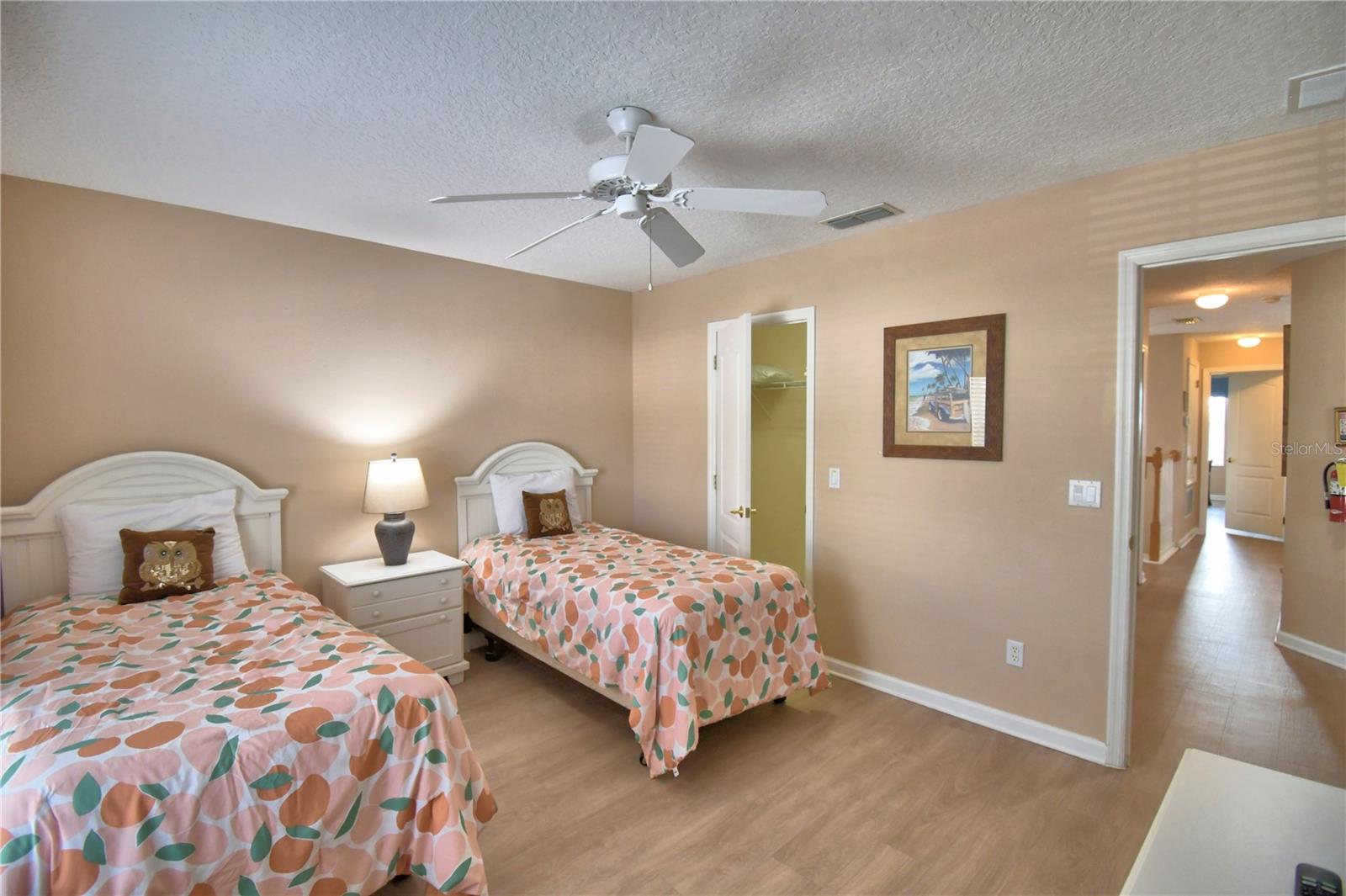 Listing photo id 76 for 609 Hampton Drive