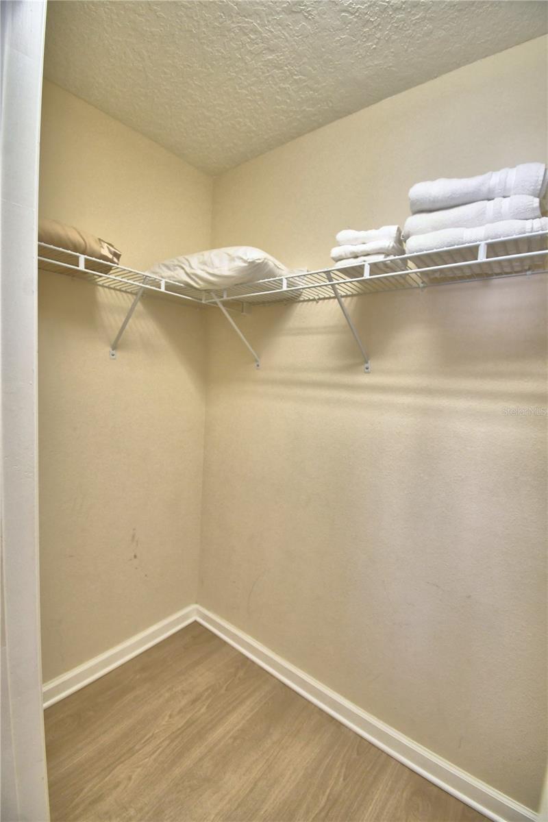 Listing photo id 77 for 609 Hampton Drive